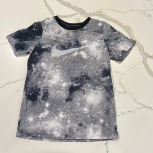 Nike Cosmos Tee